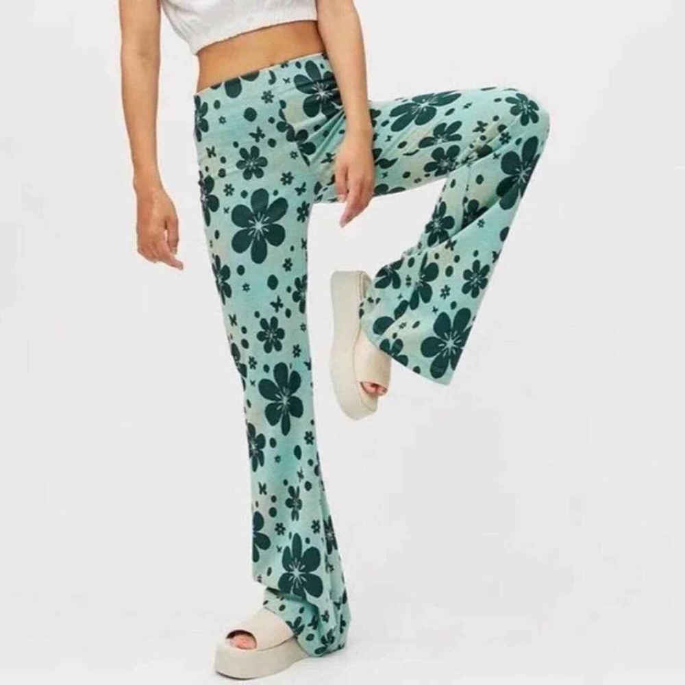 <3 Urban Outfitters Floral Pants